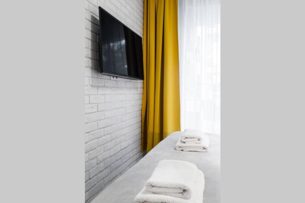 Househost Apartment: Miodowa 42/8A Street Krakow Luaran gambar