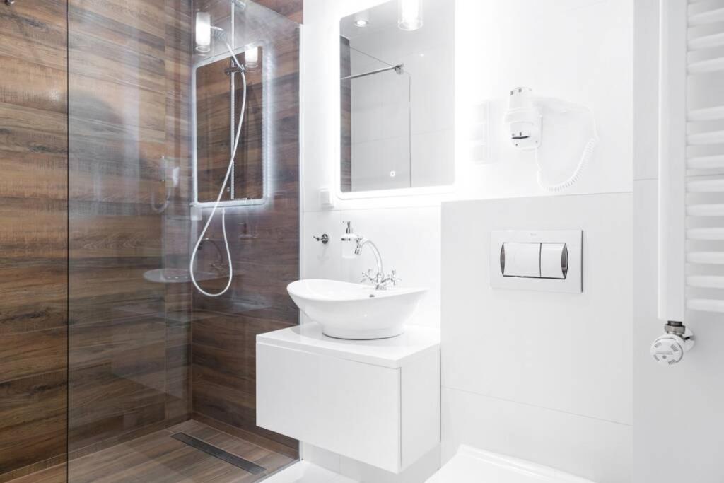Househost Apartment: Miodowa 42/8A Street Krakow Luaran gambar