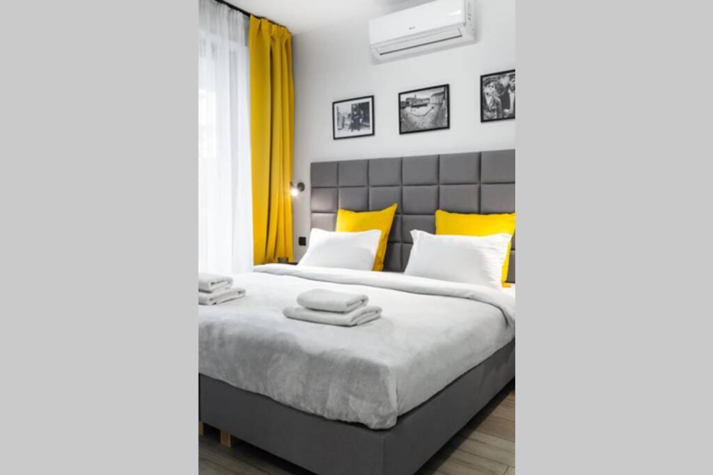 Househost Apartment: Miodowa 42/8A Street Krakow Luaran gambar